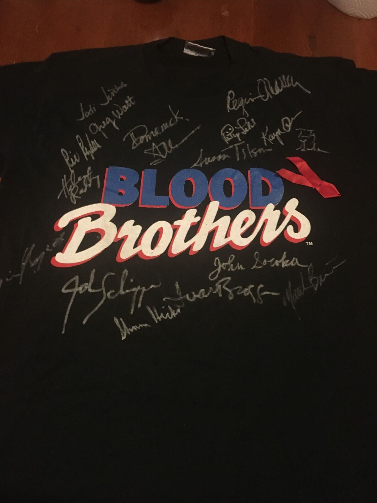 Blood Brothers Broadway Shirt Signed By Helen Reddy And Cast Size L